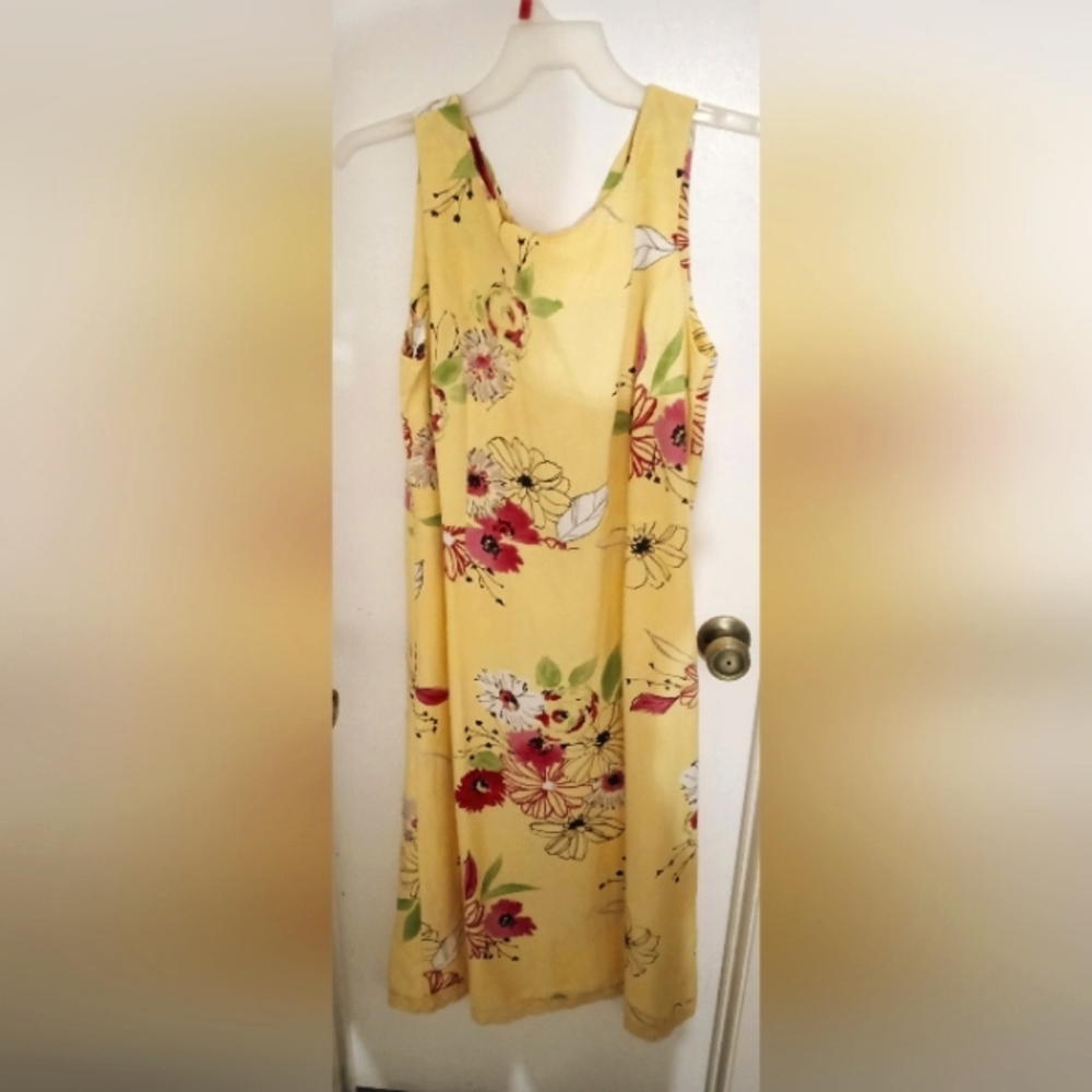 Emma James yellow summer floral midi dress. Size 16
